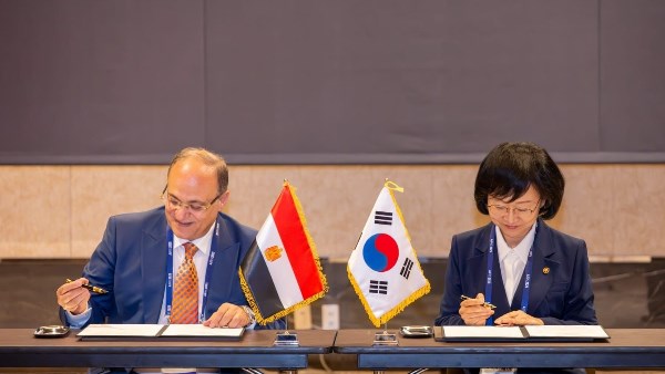هيئة الدواء توقع مذكرة تفاهم مع كوريا لتعزيز التعاون الرقابي وتطوير صناعة الدواء 