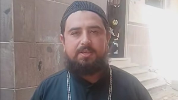 منتحل صفة كاهن