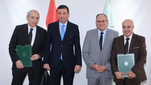 وزير الزراعة يشهد توقيع بروتوكول تعاون بين "البحوث الزراعية" و "التصديري للحاصلات الزراعية"