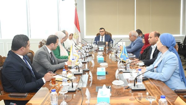  وزير الإسكان والمرافق والمجتمعات العمرانية