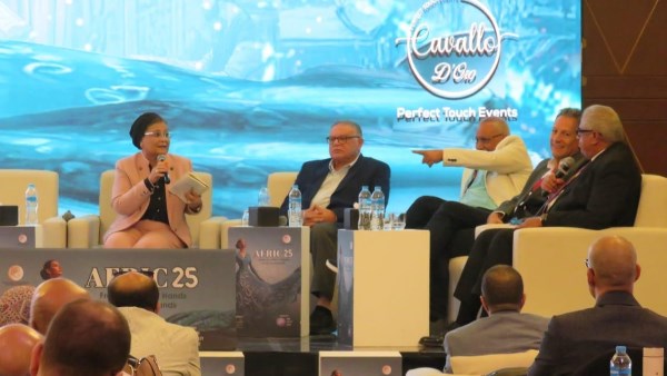 نائب وزير الصحة تشارك بجلسة حول تعزيز الولادة الطبيعية ودمج القابلات والدولا