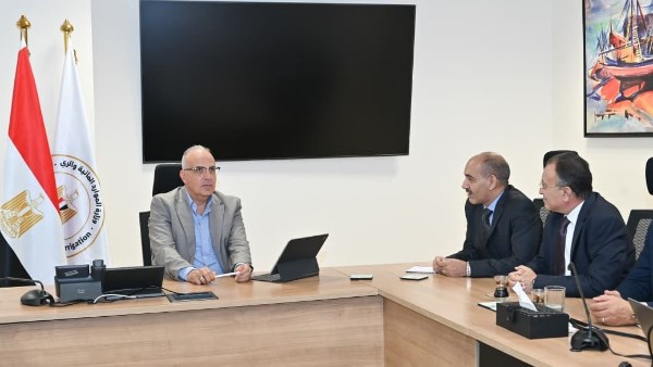 وزير الري يبحث التعاون مع وكالة الفضاء المصرية
