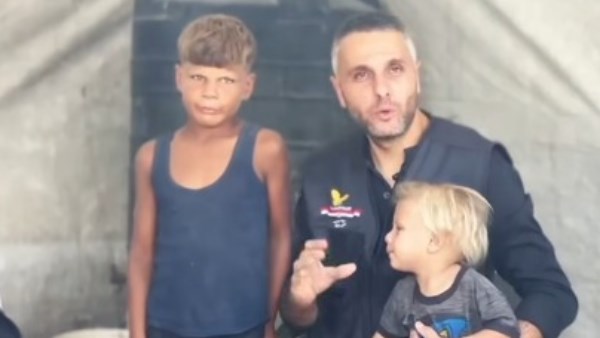 مصر تنقذ الطفل جدوع وشقيقه 