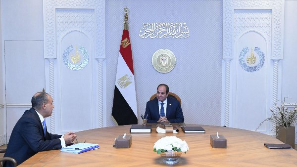 السيد الرئيس عبد الفتاح السيسي خلال اجتماعه بوزير الخارجية