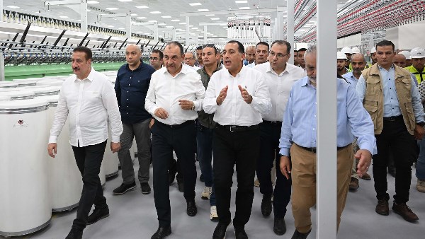 رئيس الوزراء يتفقد مصنع "غزل 2" الجديد بشركة مصر شبين الكوم للغزل والنسيج