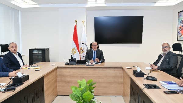 جانب من اجتماع وزارة الموارد المائية والري