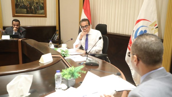 الدكتور خالد عبدالغفار وزير الصحة