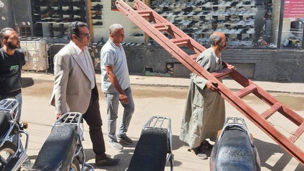 رئيس حى غرب أثناء حملات رفع الاشغالات