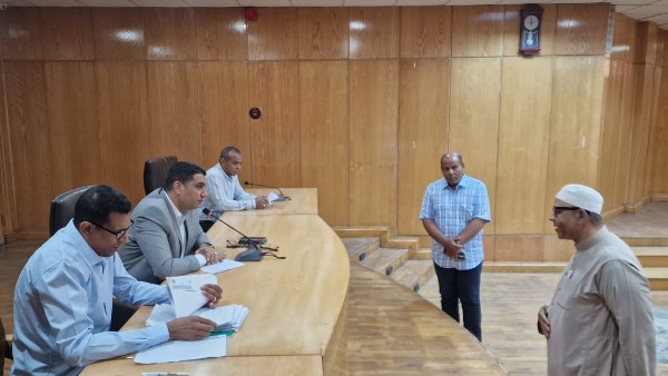 نائب محافظ الأقصر يعقد لقاء اليوم المفتوح 