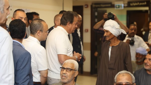 وزير الصحة يتفقد مستشفى شفاء الاورمان لعلاج الاورام 