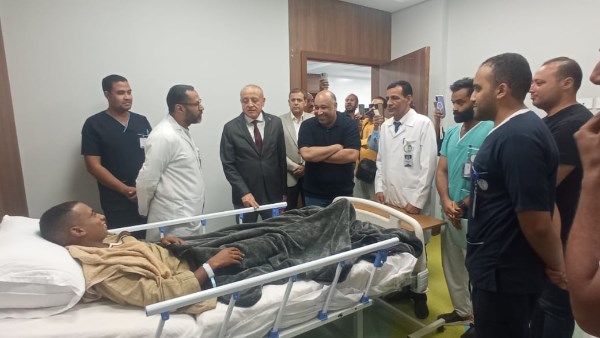 محافظ الأقصر يزور مصابى حادث الاتوبيس 