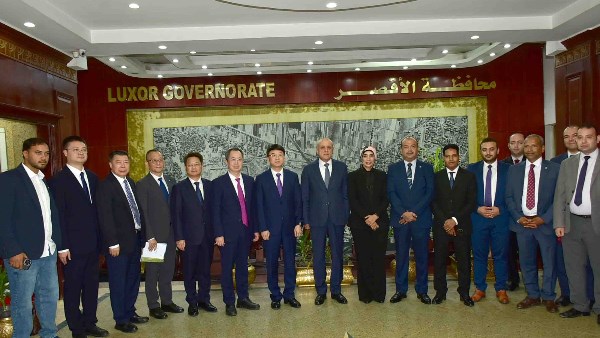 محافظة الأقصر يستقبل نائب عمدة جيانغشى الصينية 