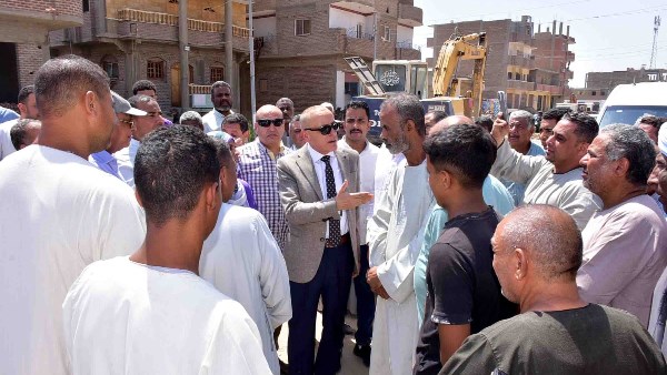 جولة محافظ الأقصر بمدينة أرمنت 