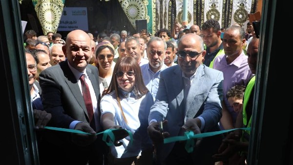 محافظ المنيا يسلم 45 منزلاً مُعاد تأهيلها للأسر الأولى بالرعاية بقرية طرفا بسمالوط