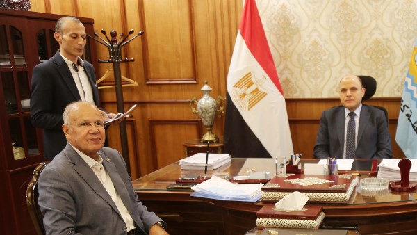 محافظ كفرالشيخ يناقش عدد من الملفات بمشاركة النواب