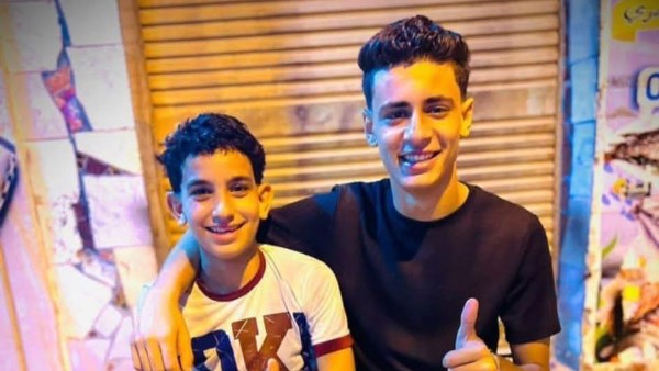 الشابان 