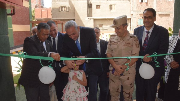 محافظ الغربية اثناء الافتتاح 