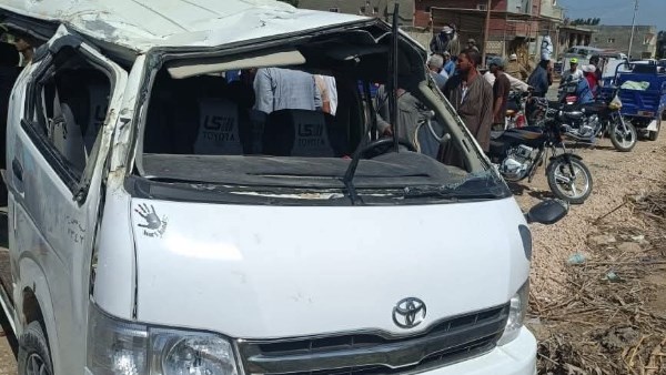 انقلاب ميكروباص في ابوالمطامير