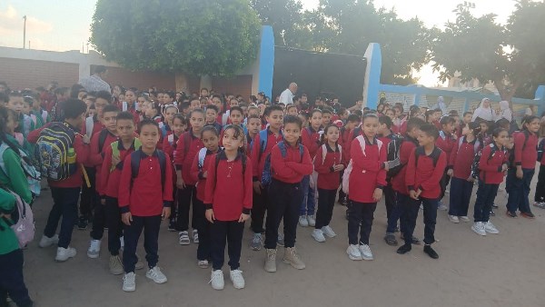 مدارس البحيرة في أول أيام الدراسة 