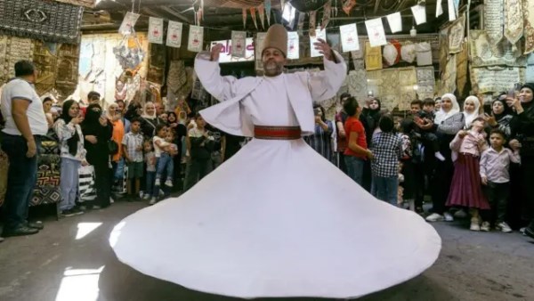 حكم الاحتفال بالمولد النبوي الشريف حكم الاحتفال بالمولد النبوي الشريف