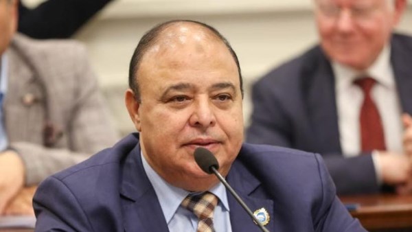 النائب الدكتور حسين خضير رئيس لجنة الصحة بمجلس الشيوخ