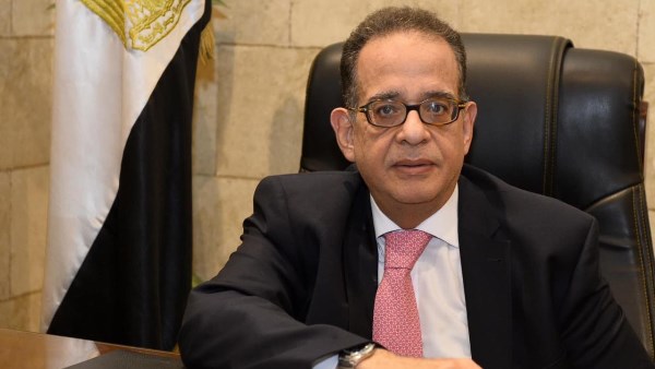 النائب طارق عبد العزيز رئيس الهيئة البرلمانية لحزب الوفد بمجلس الشيوخ 