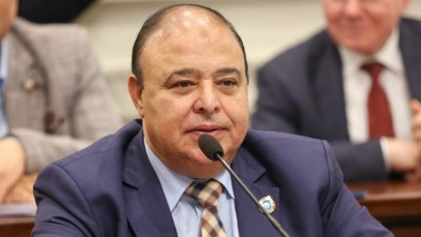 النائب الدكتور حسين خضير رئيس لجنة الصحة بمجلس الشيوخ