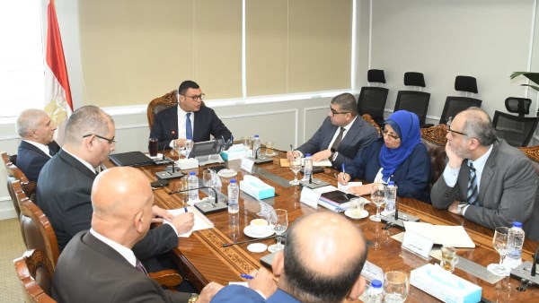 وزير الإسكان والمرافق والمجتمعات العمرانية