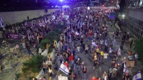مسيرة نحو منزل بنيامين نتنياهو لوقف الحرب