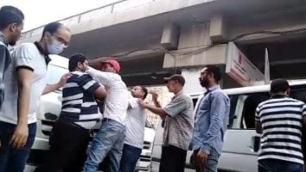  مشاجرة بين عدد من الأشخاص