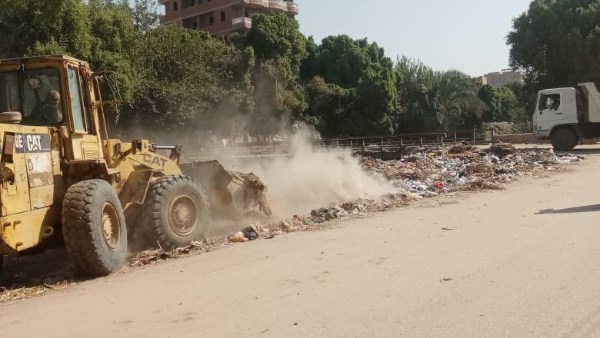 حملات مكثفة للنظافة ورفع المخلفات بديروط