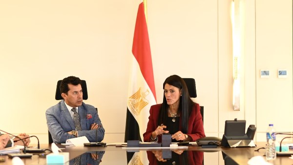 وزير الشباب والرياضة مع وزيرة التخطيط