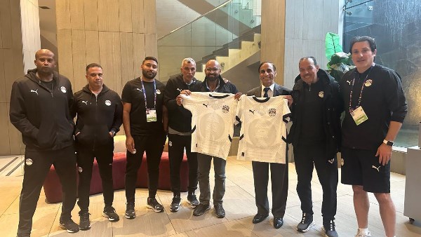 زيارة السفير ليعثة المنتخب