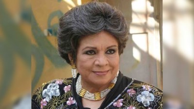 الفنانة القديرة كريمة مختار