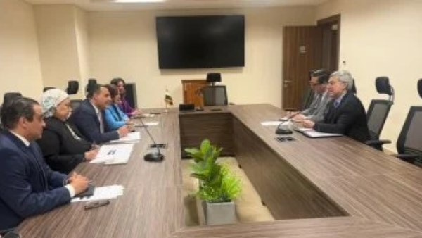 دكتور عبد العزيز الشريف يبحث عن تنمية العلاقات الاقتصادية 