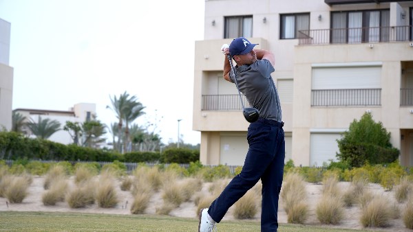 تواصل فعاليات بطولة مراسي 2 للجولف وسط مشاركة دولية واسعة