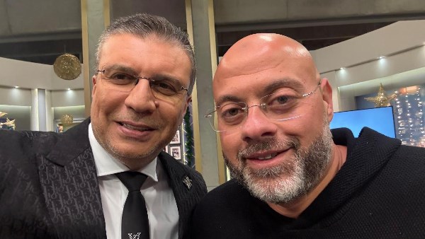 في حلقة فنية خاصة من برنامج واحد من الناس في التاسعة والنصف مساء علي شاشة الحياة ، يحل المخرج معتز