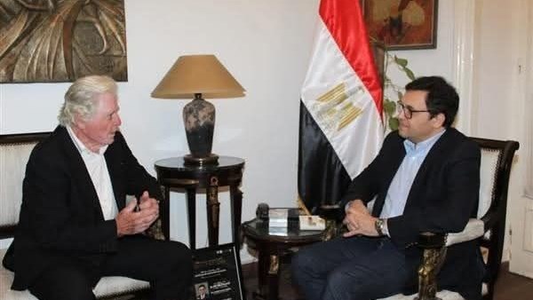 وزير الثقافة وحسين فهمي