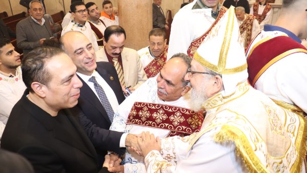 النواب أثناء تقديم التهنئة 