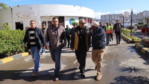 رئيس شركة الصرف الصحي بالإسكندرية يتفقد محطة رفع الرأس السوداء لمتابعة جاهزيتها الفنية