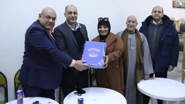 تكريم النائب من الأهالي 