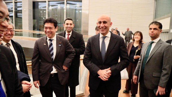 وزير التعليم ونظيره الياباني