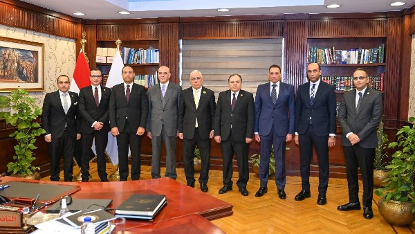 النائب العام يطلع على الكشوف ربع السنوية 