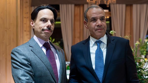 وزير الخارجية 