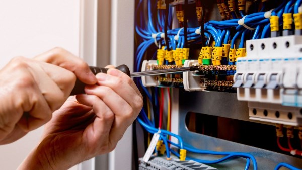 سرقة التيار الكهربائي