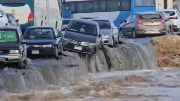 كسر ماسورة مياه