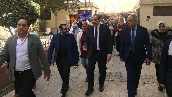 جانب من زيارة نائب الصحة 