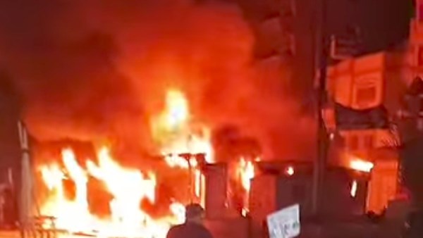 جانب من الحريق