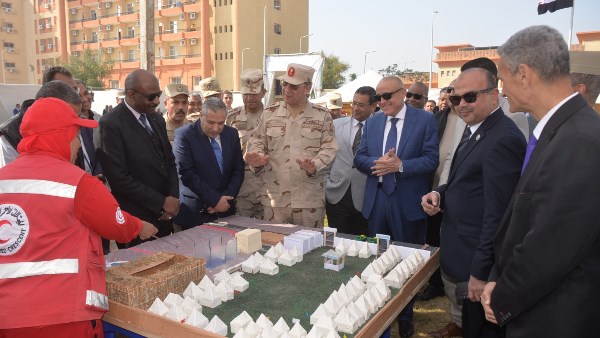 محافظ الأقصر يتفقد معسكر الايواء لمجابهة الأزمات والكوارث 