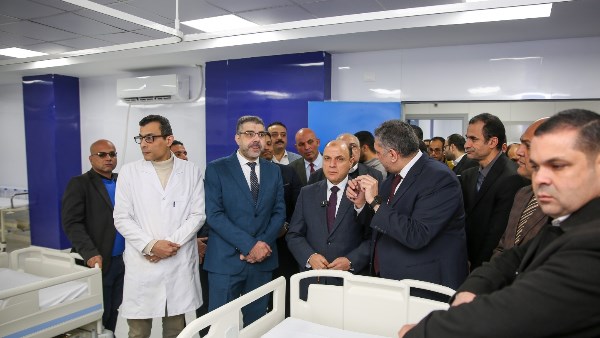 محافظ كفرالشيخ يفتتح العنايه المركزه الجديده بمستشفى دسوق